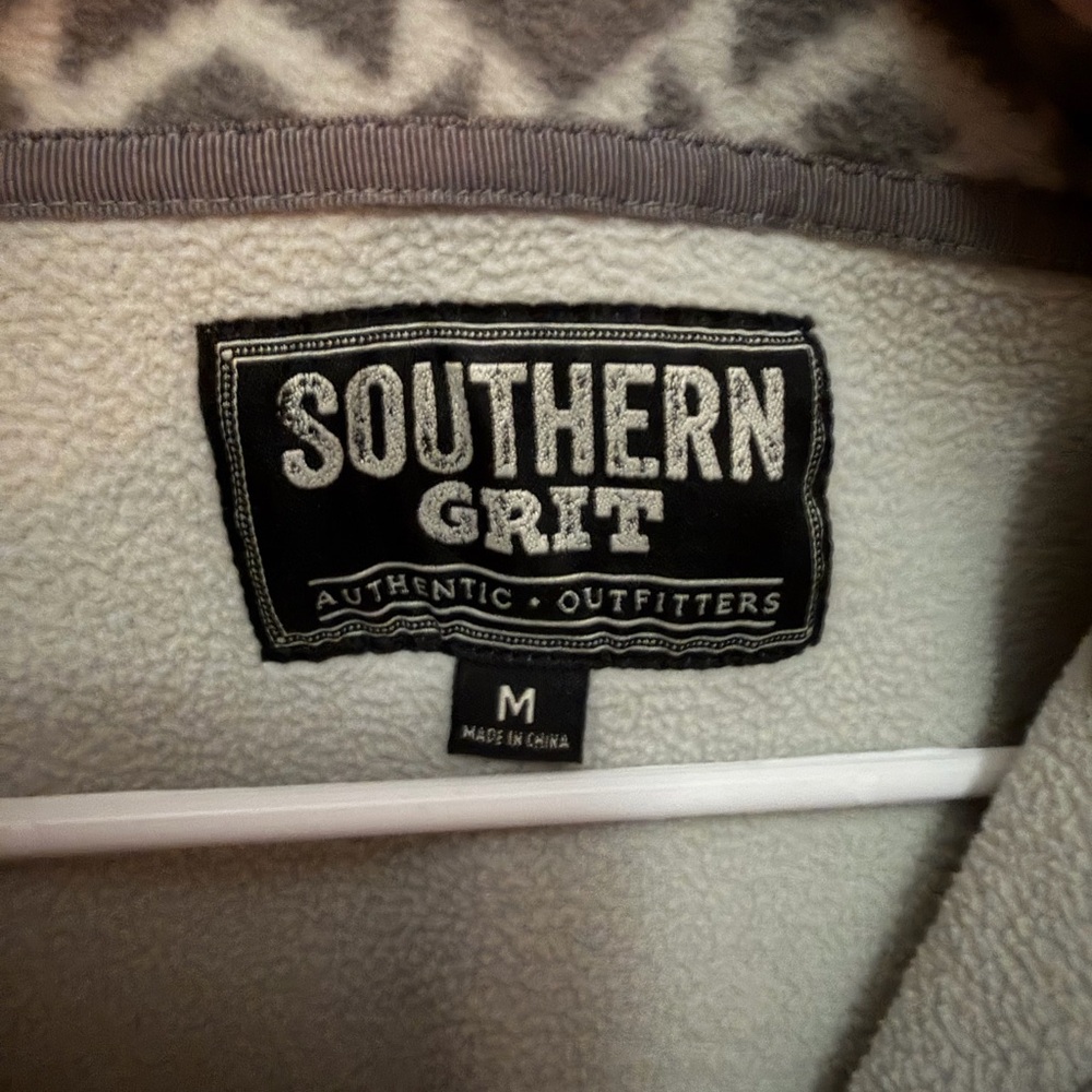Southern Grit Gray Patterned Pullover - image 2